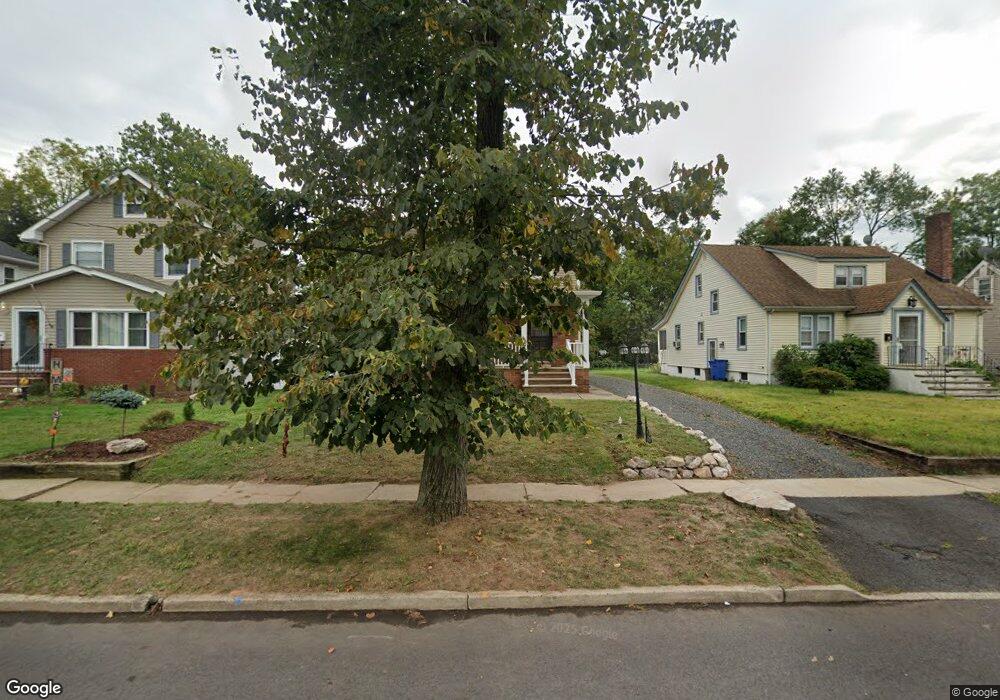 329 Oak Pkwy, Dunellen, NJ 08812 - photo 1