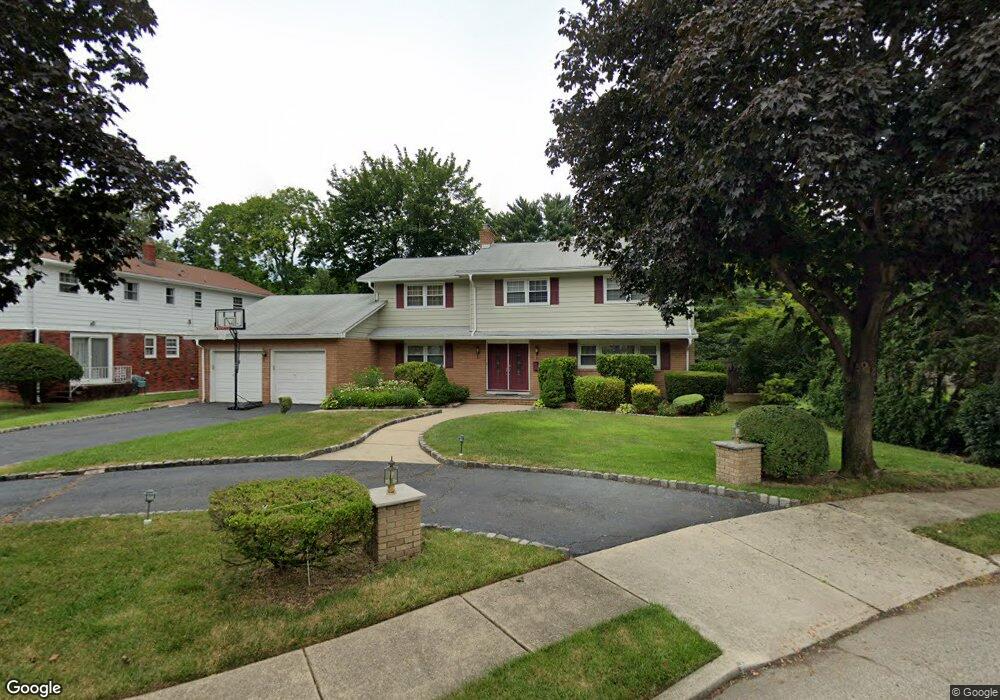 3 Marquette Ct, Paramus, NJ 07652 - photo 1