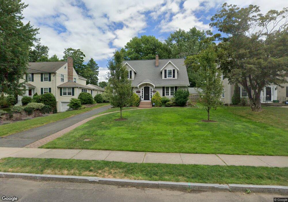 40 Foxcroft Rd, West Hartford, CT 06119 - photo 1