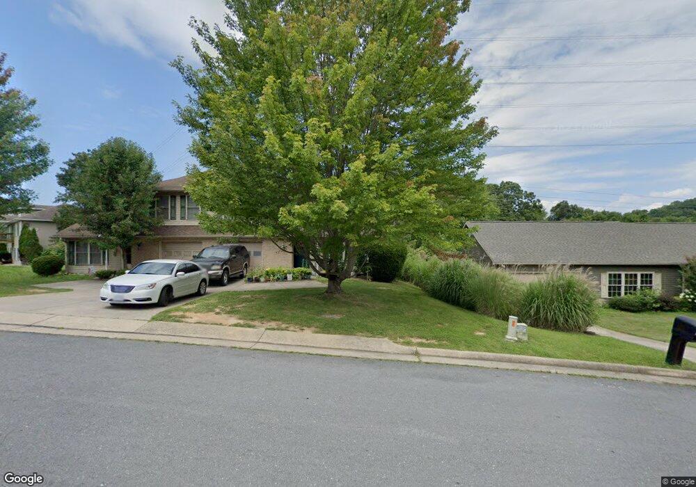 1095 Robinhood Ct, Harrisonburg, VA 22801 - photo 1