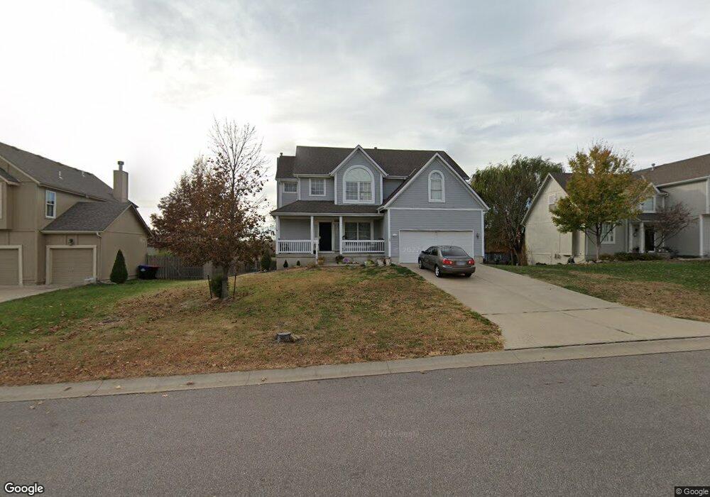 4916 Woodsonia Dr, Shawnee, KS 66226 - photo 1