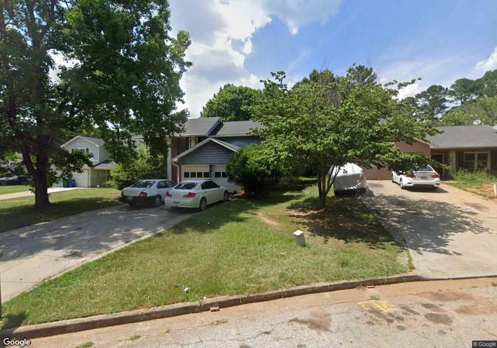 2095 Corners Cir unit 2, Lithonia, GA 30058 - photo 1