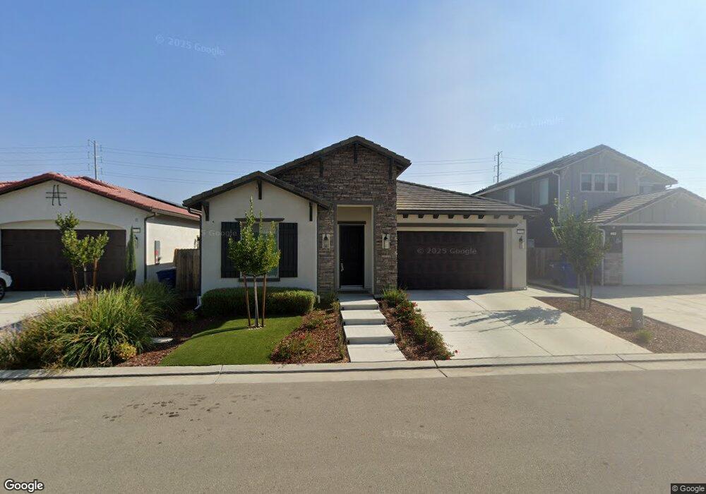 2764 N Douglas Ave, Fresno, CA 93727 - photo 1