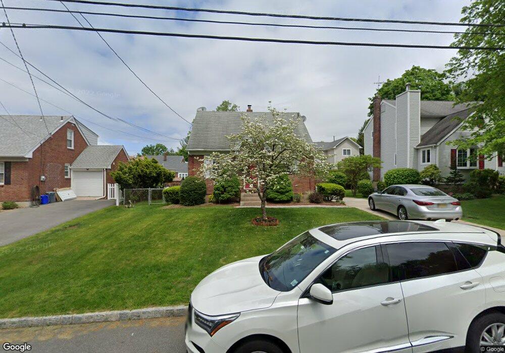 9 Crest Dr S, Cresskill, NJ 07626 - photo 1