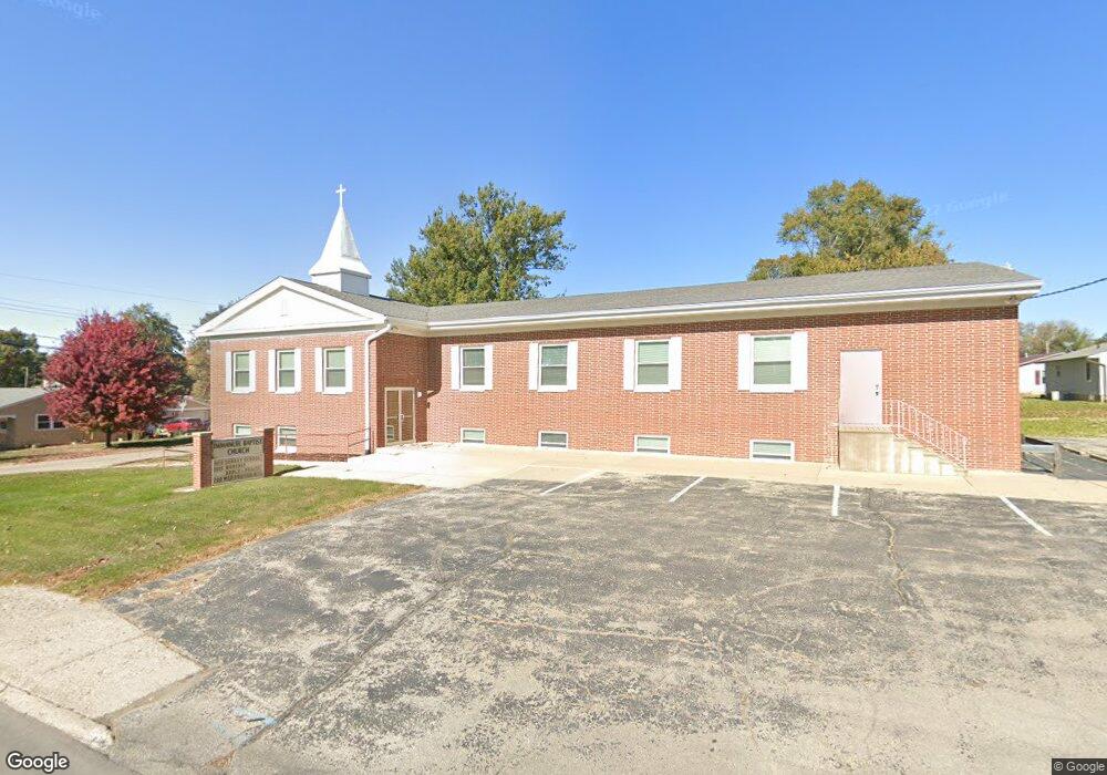 1300 N 4th Ave E, Newton, IA 50208 - photo 1