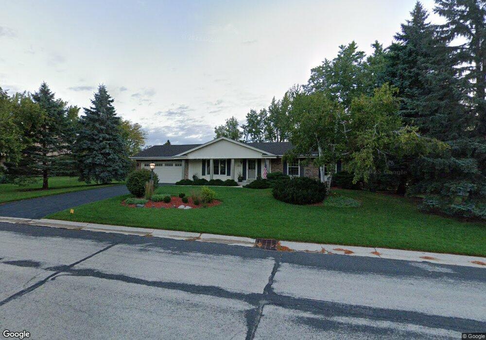 N83W16358 Kenny Ln, Menomonee Falls, WI 53051 - photo 1