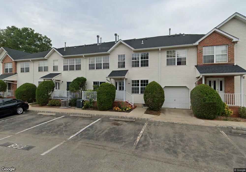 225 Vasser Dr, Piscataway, NJ 08854 - photo 1