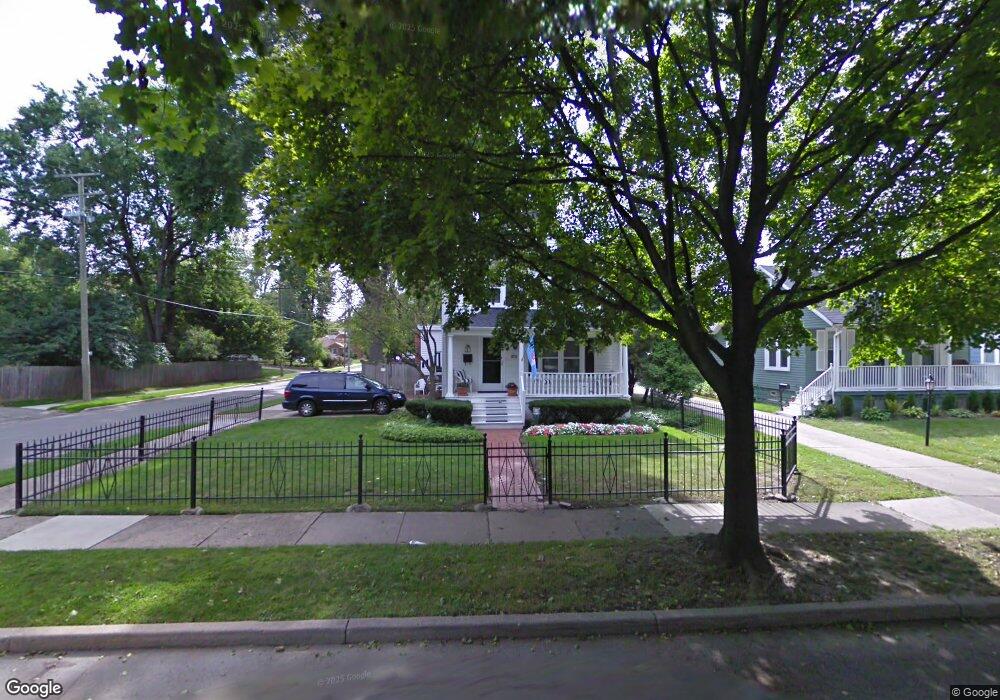 301 Hillcrest Ave, Grosse Pointe Farms, MI 48236 - photo 1