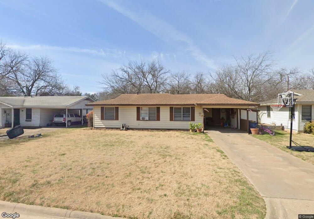 509 N Sewell Dr, Decatur, TX 76234 - photo 1