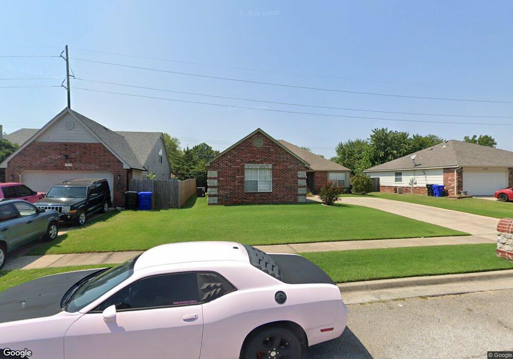 1712 S Narcissus Place, Broken Arrow, OK 74012 - photo 1