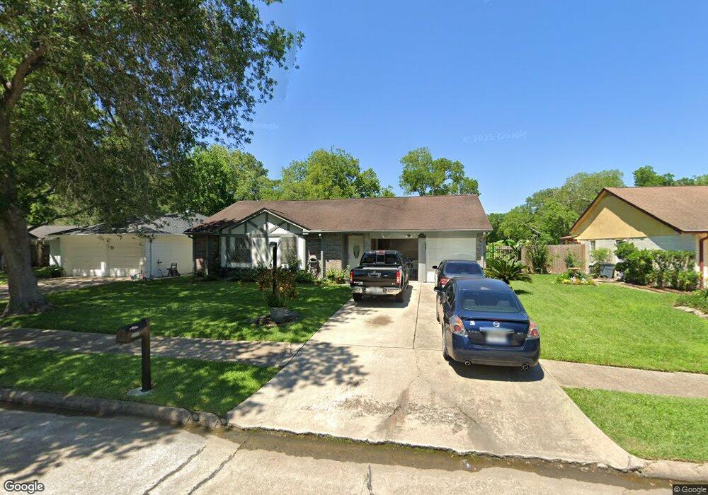 16463 Hibiscus Ln, Friendswood, TX 77546 - photo 1