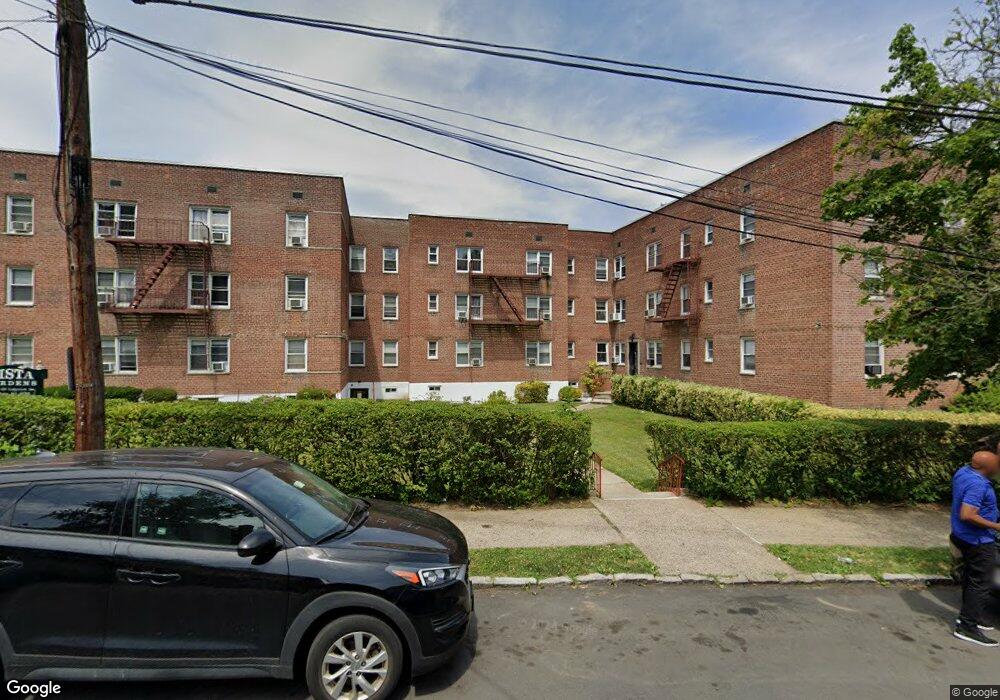 119 Sedgwick Ave unit 2-A, Yonkers, NY 10705 - photo 1