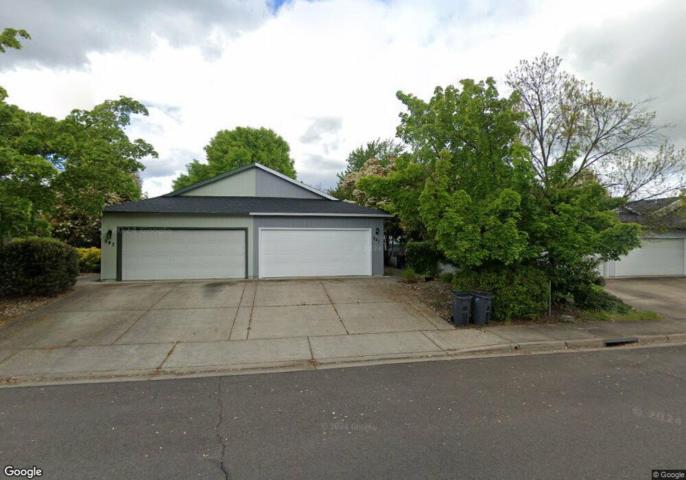 541 Mountain View Dr, Central Point, OR 97502 - photo 1