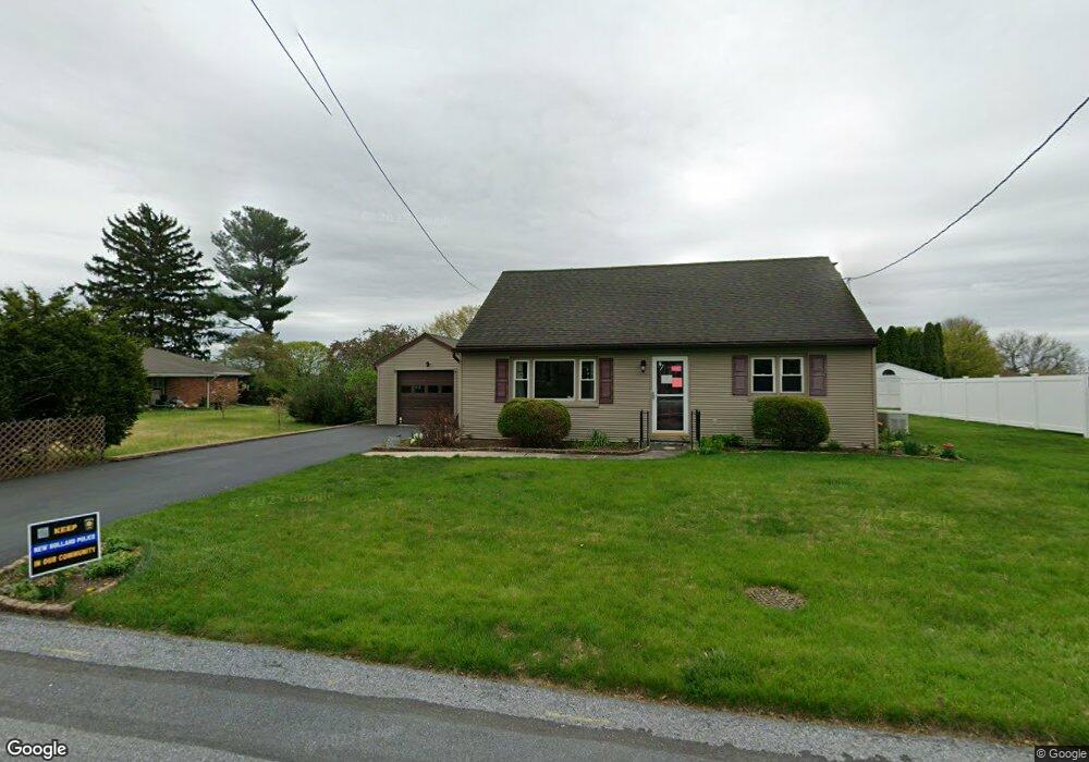 812 Walnut St, New Holland, PA 17557 - photo 1