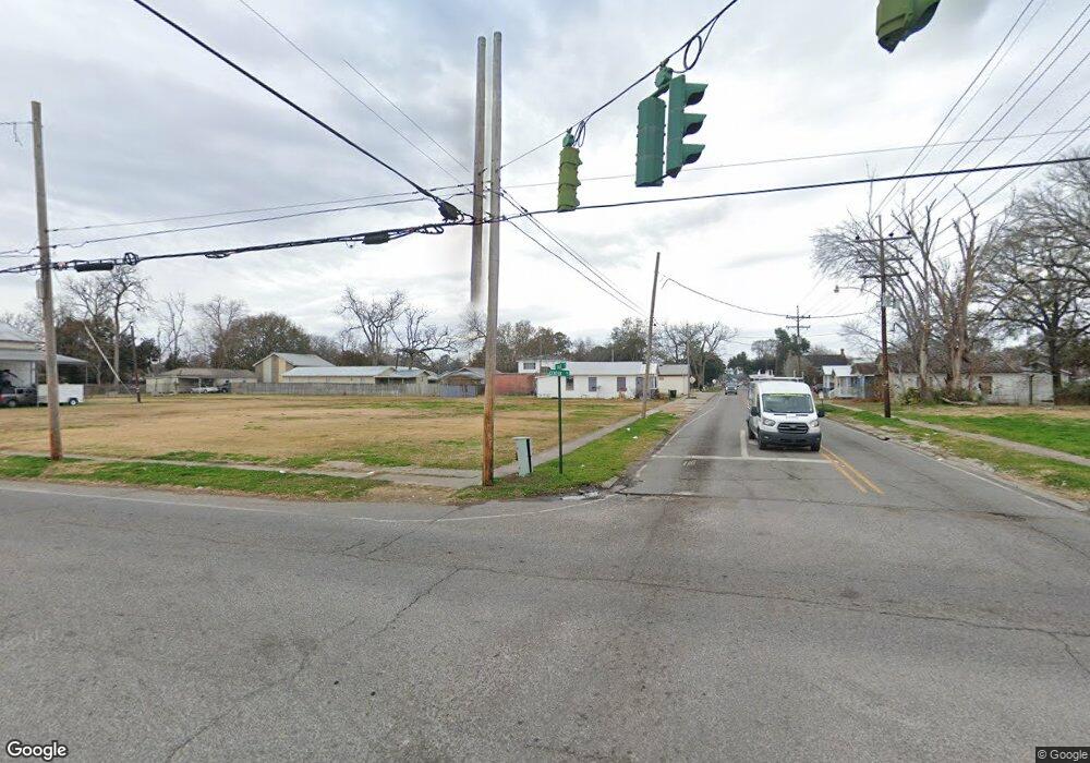 900 & 902 Center St, New Iberia, LA 70560 - photo 1