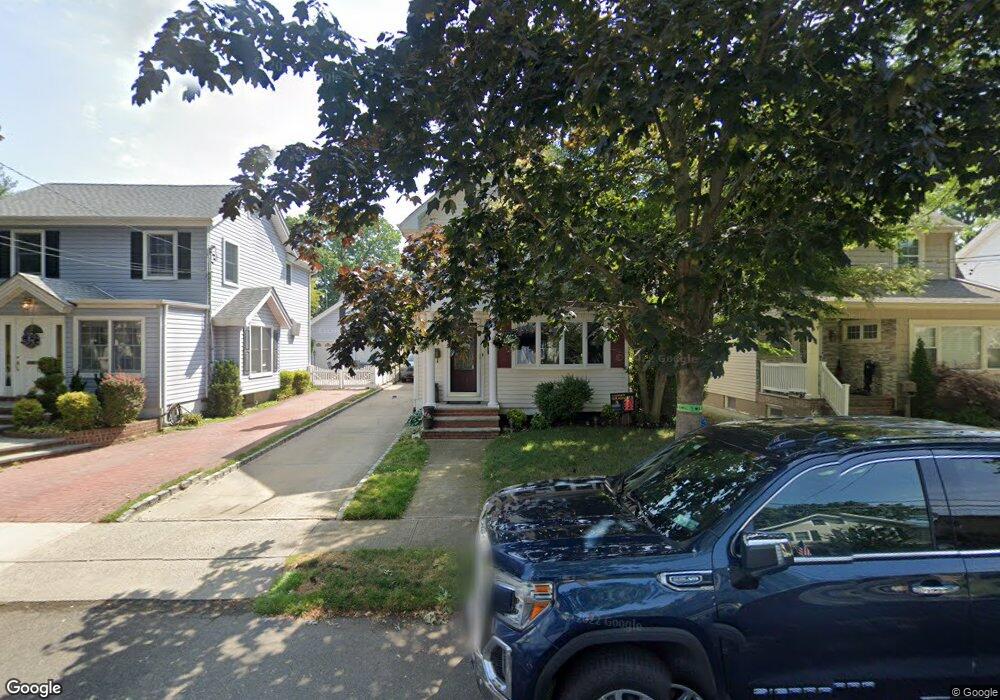 29 Pansy Ave, Floral Park, NY 11001 - photo 1