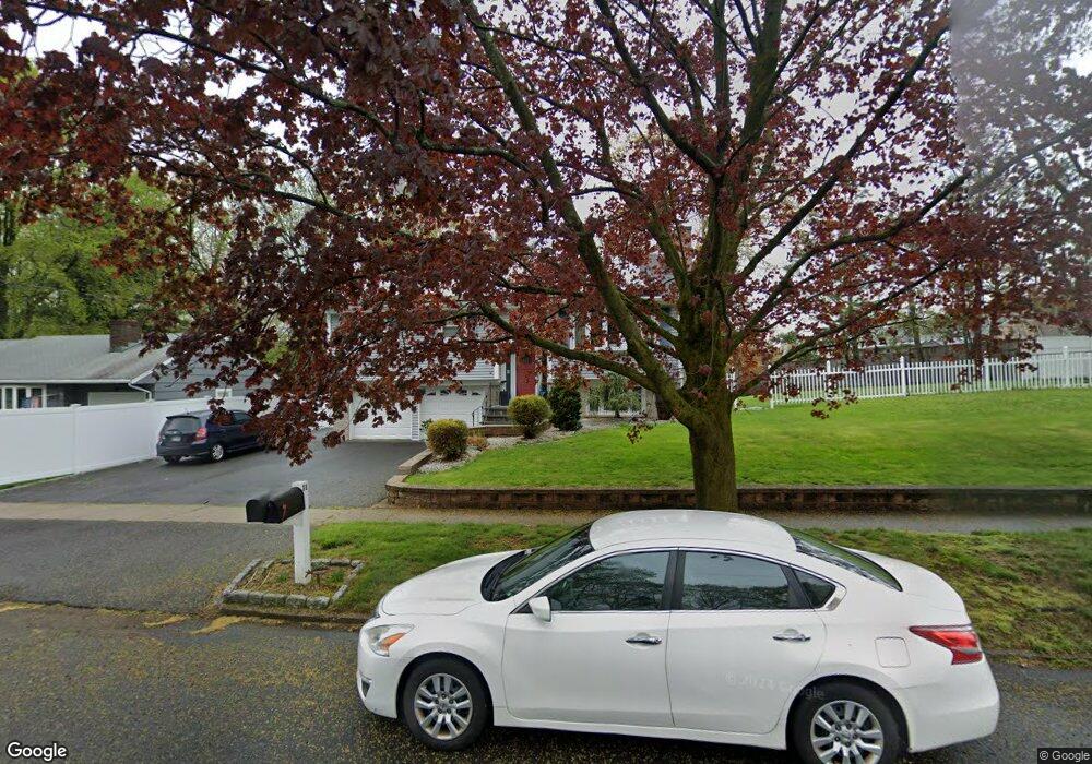 30 Meadowlawn Rd, Stratford, CT 06614 - photo 1