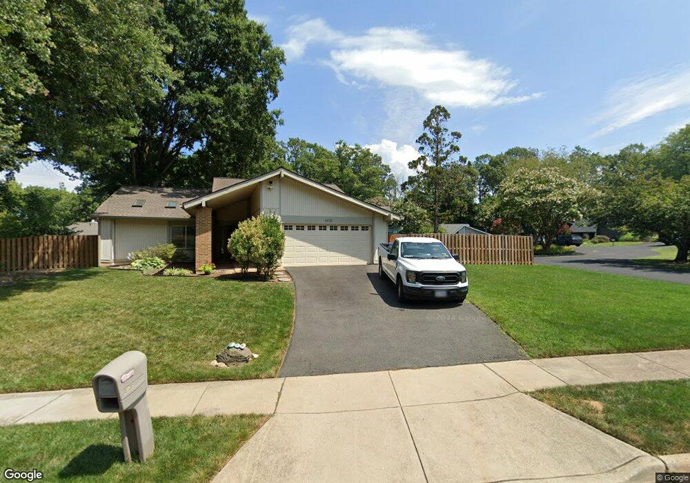 5927 Veranda Dr, Springfield, VA 22152 - photo 1