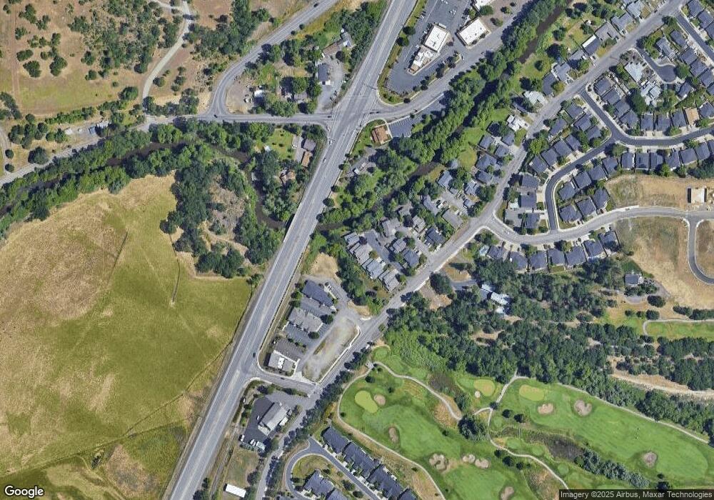 1152 S Shasta Ave, Eagle Point, OR 97524 - photo 1