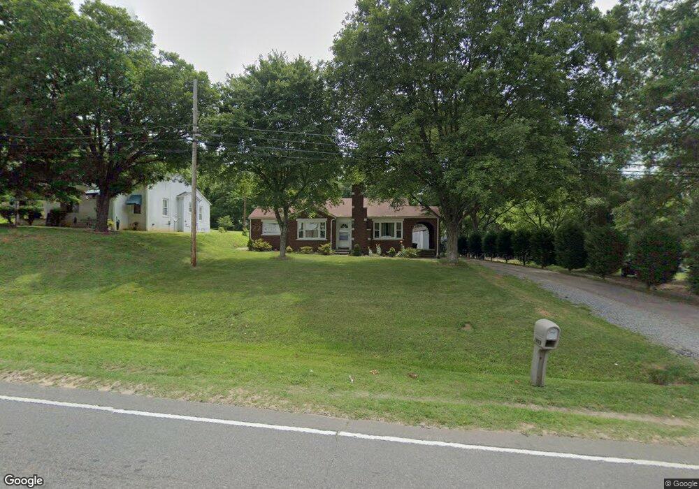 1909 Shelton Ave, Statesville, NC 28677 - photo 1