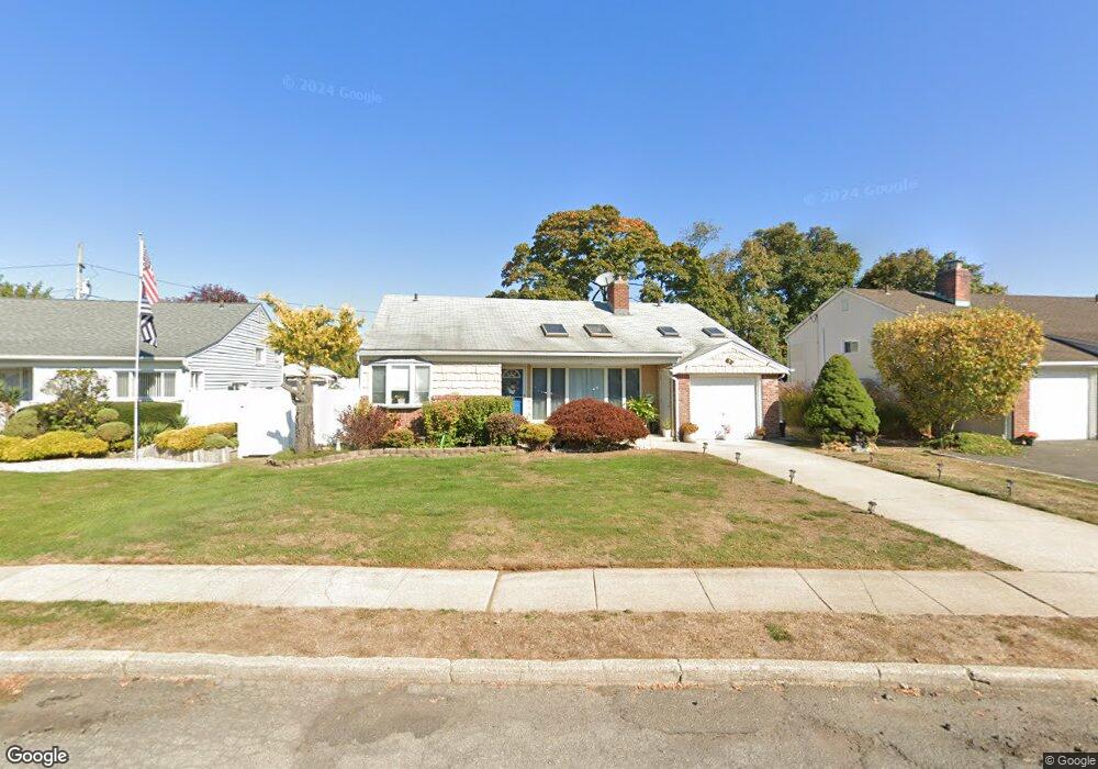 3819 Dianne St, Bethpage, NY 11714 - photo 1