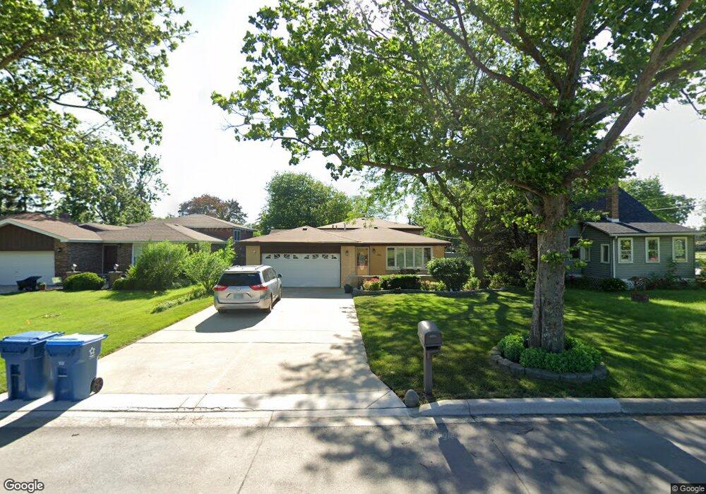 574 N Oaklawn Ave, Elmhurst, IL 60126 - photo 1