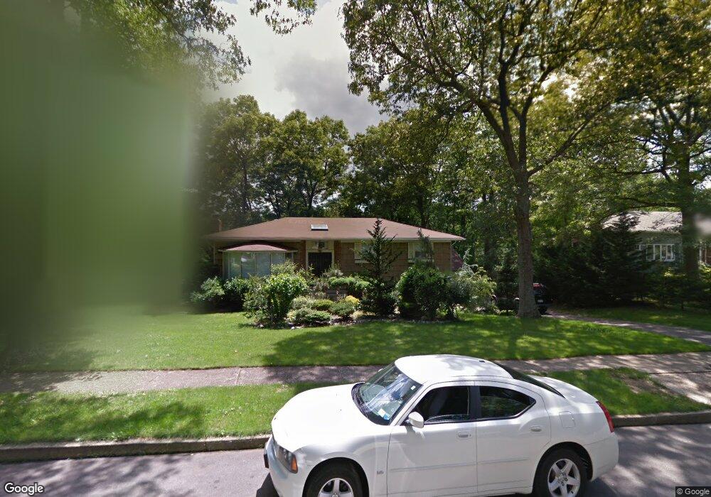 40 Gannet Dr, ComMacK, NY 11725 - photo 1