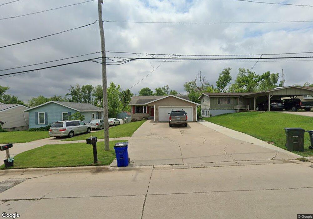 57 33rd Ave SW, Cedar Rapids, IA 52404 - photo 1