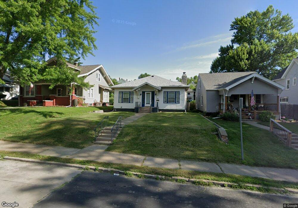 1326 W 12th St, Davenport, IA 52804 - photo 1