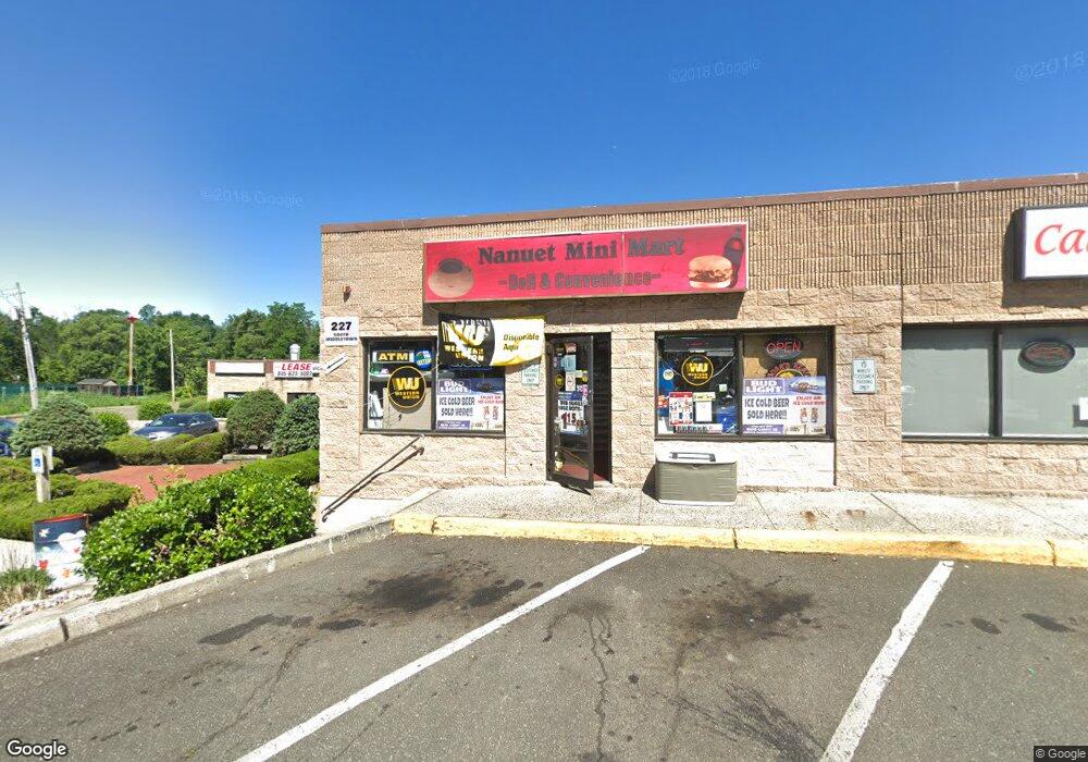 227 S Middletown Rd unit 6, Nanuet, NY 10954 - photo 1