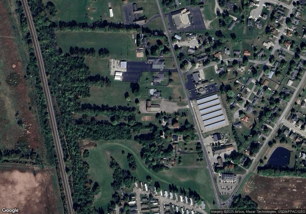 1421 N Court St, Circleville, OH 43113 - photo 1