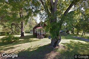 7 4th Ave, Mechanic Falls, ME 04256
