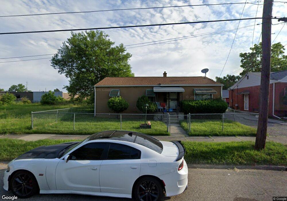 721 E Holbrook Ave, Flint, MI 48505 - photo 1