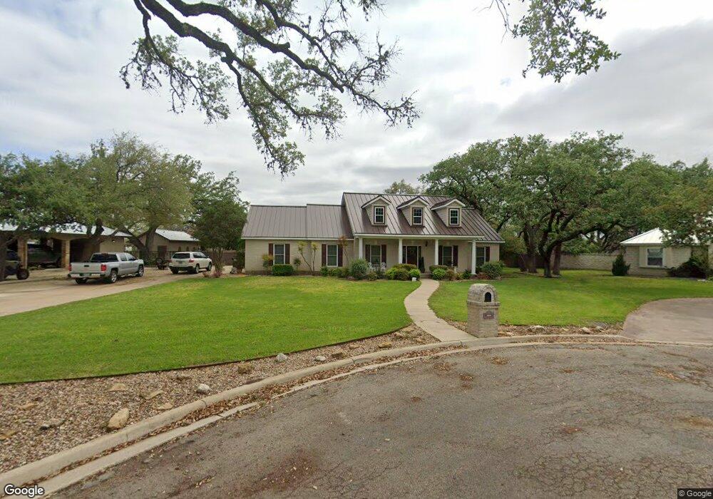 1407 Woodland Ct, Hondo, TX 78861 - photo 1