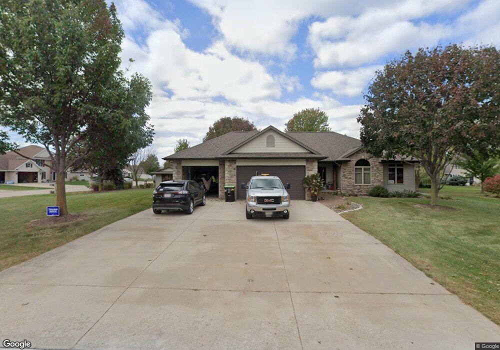 N9205 Hedgerow Dr, Appleton, WI 54915 - photo 1