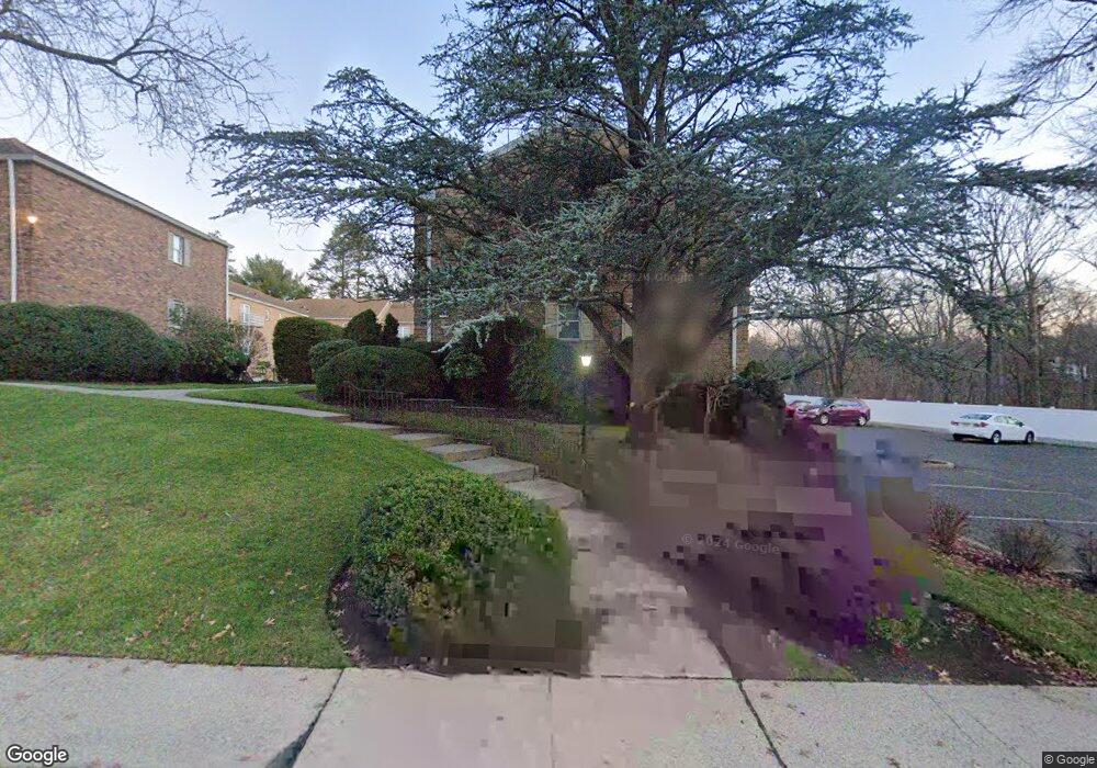 590 Center St unit 4, Oradell, NJ 07649 - photo 1