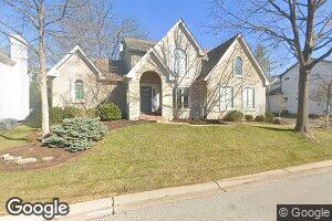 2146 Lakeview Dr, Saint Louis, MO 63131
