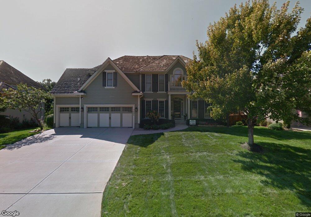 7404 Oakview St, Shawnee, KS 66216 - photo 1