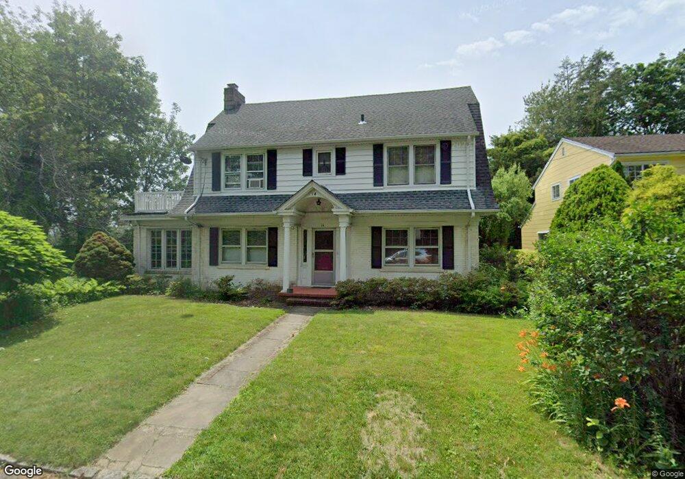 14 Bromley Ln, Great Neck, NY 11023 - photo 1