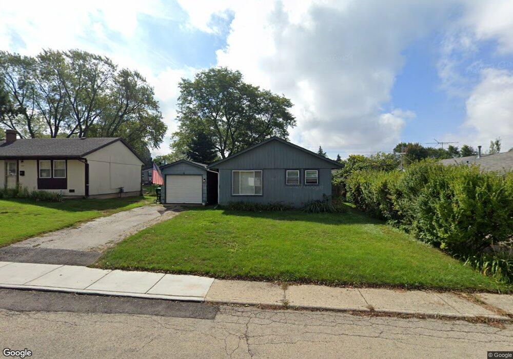 927 Chippewa Cir, Carpentersville, IL 60110 - photo 1