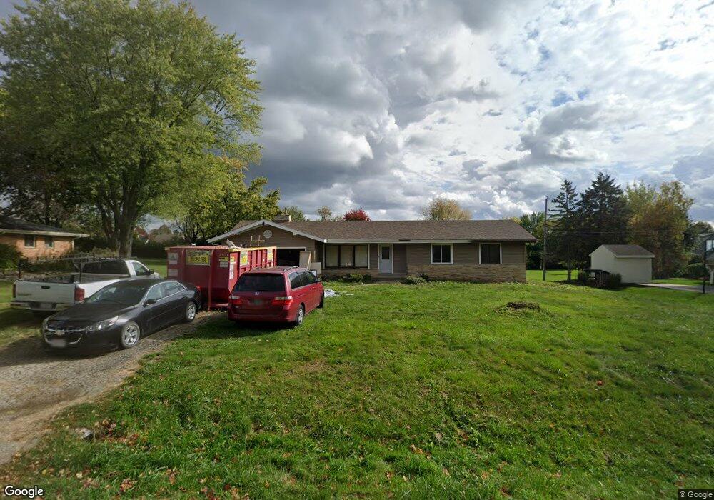 W150N7060 Country Ln, Menomonee Falls, WI 53051 - photo 1