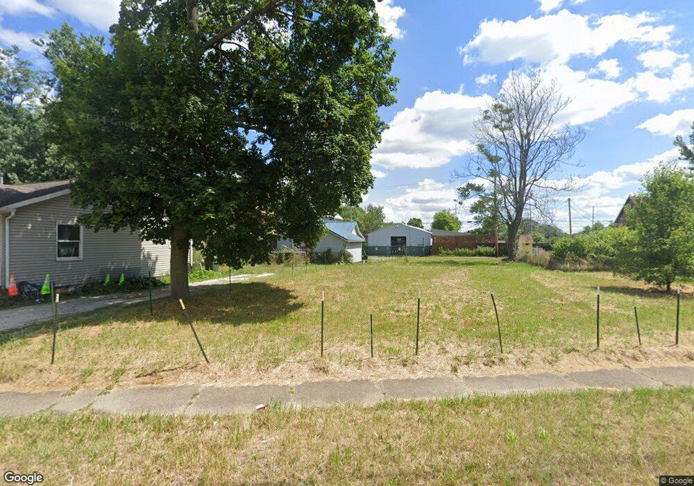 726 Lawrence Rd NE, Canton, OH 44704 - photo 1