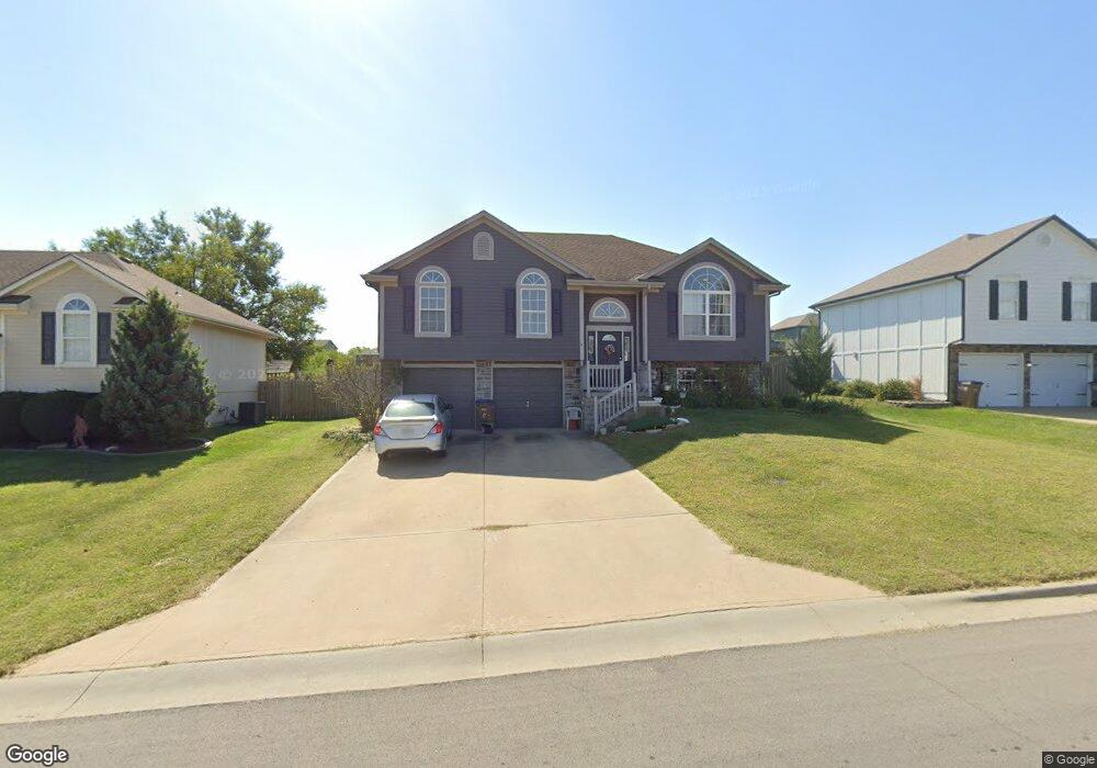 417 Spring Branch Dr, Raymore, MO 64083 - photo 1