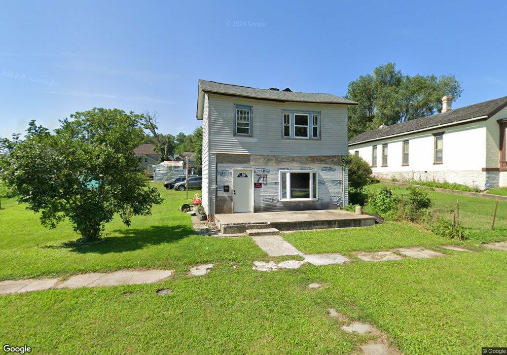 711 Sycamore St, Hannibal, MO 63401 - photo 1