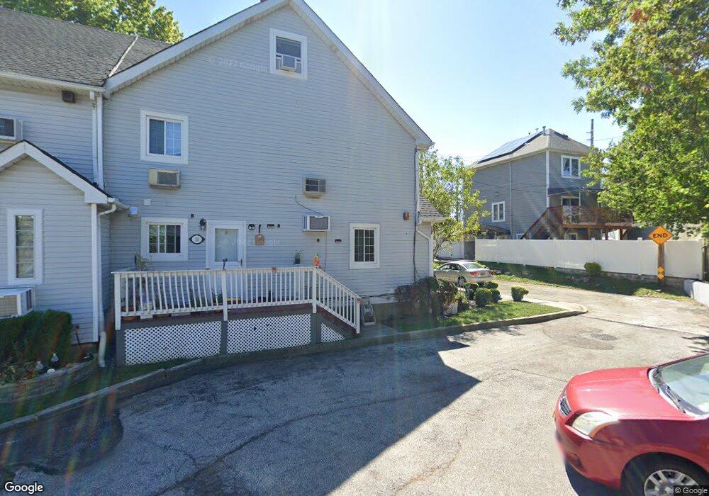 9 Garretson Ln, Staten Island, NY 10305 - photo 1