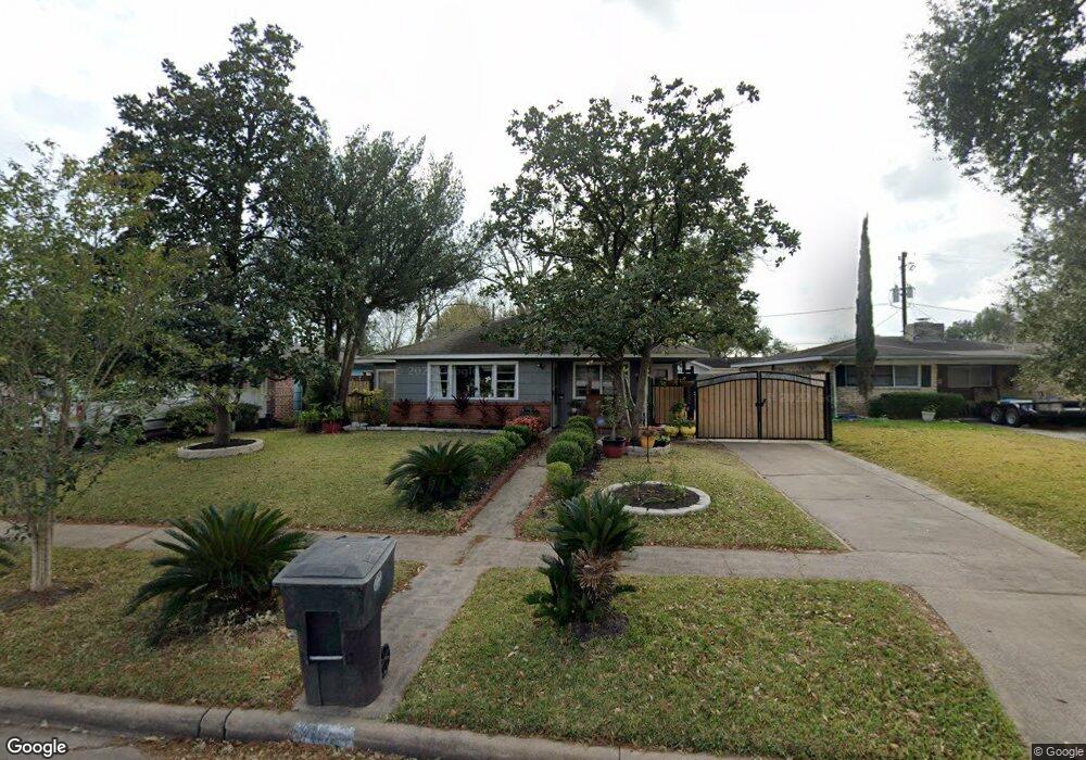 7622 Oak Vista St, Houston, TX 77087 - photo 1