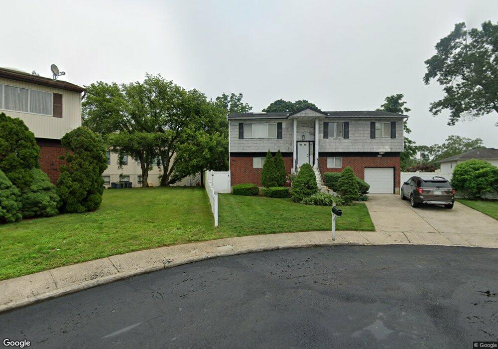 1115 Christopher Ct, West Hempstead, NY 11552 - photo 1