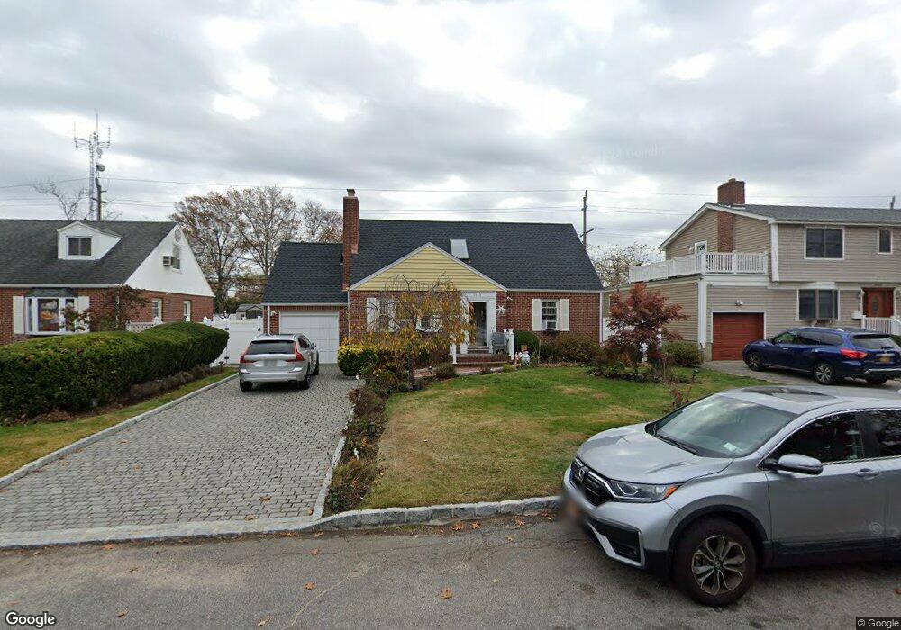 1643 Fenimore Rd, Hewlett, NY 11557 - photo 1