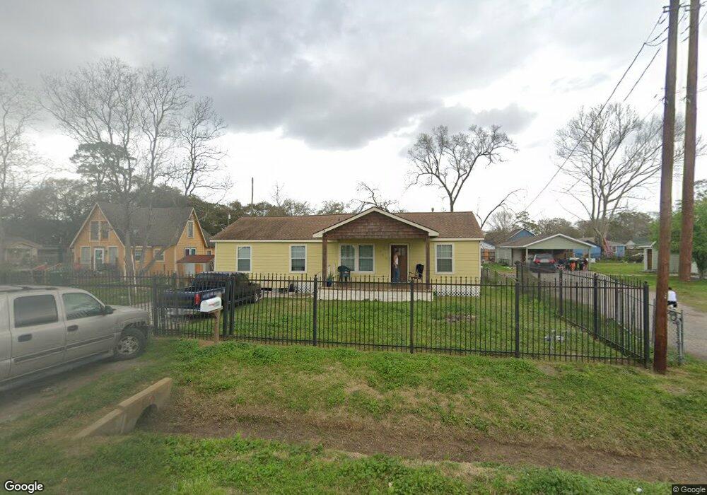703 Duff Ln, Houston, TX 77022 - photo 1