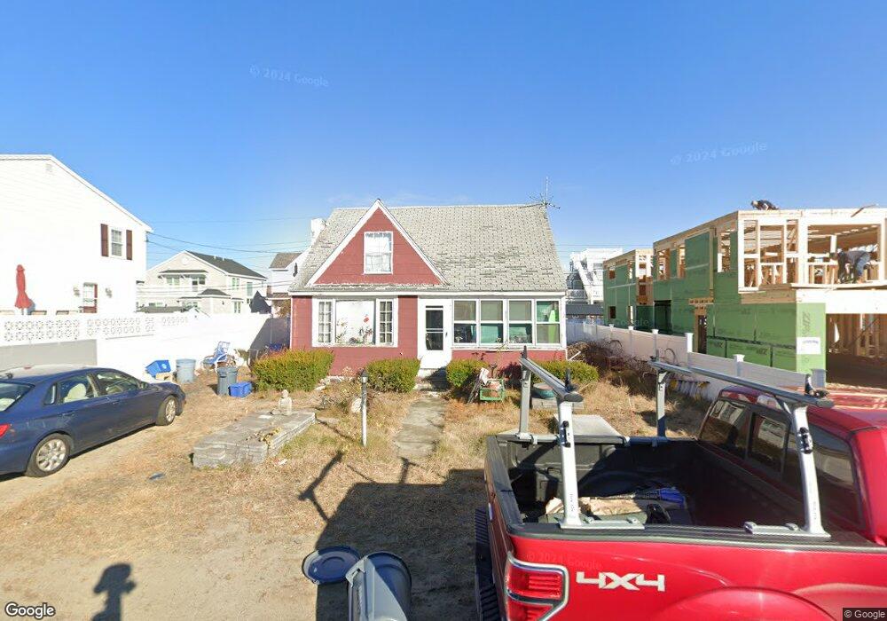 194 Tilton St, Seabrook, NH 03874 - photo 1